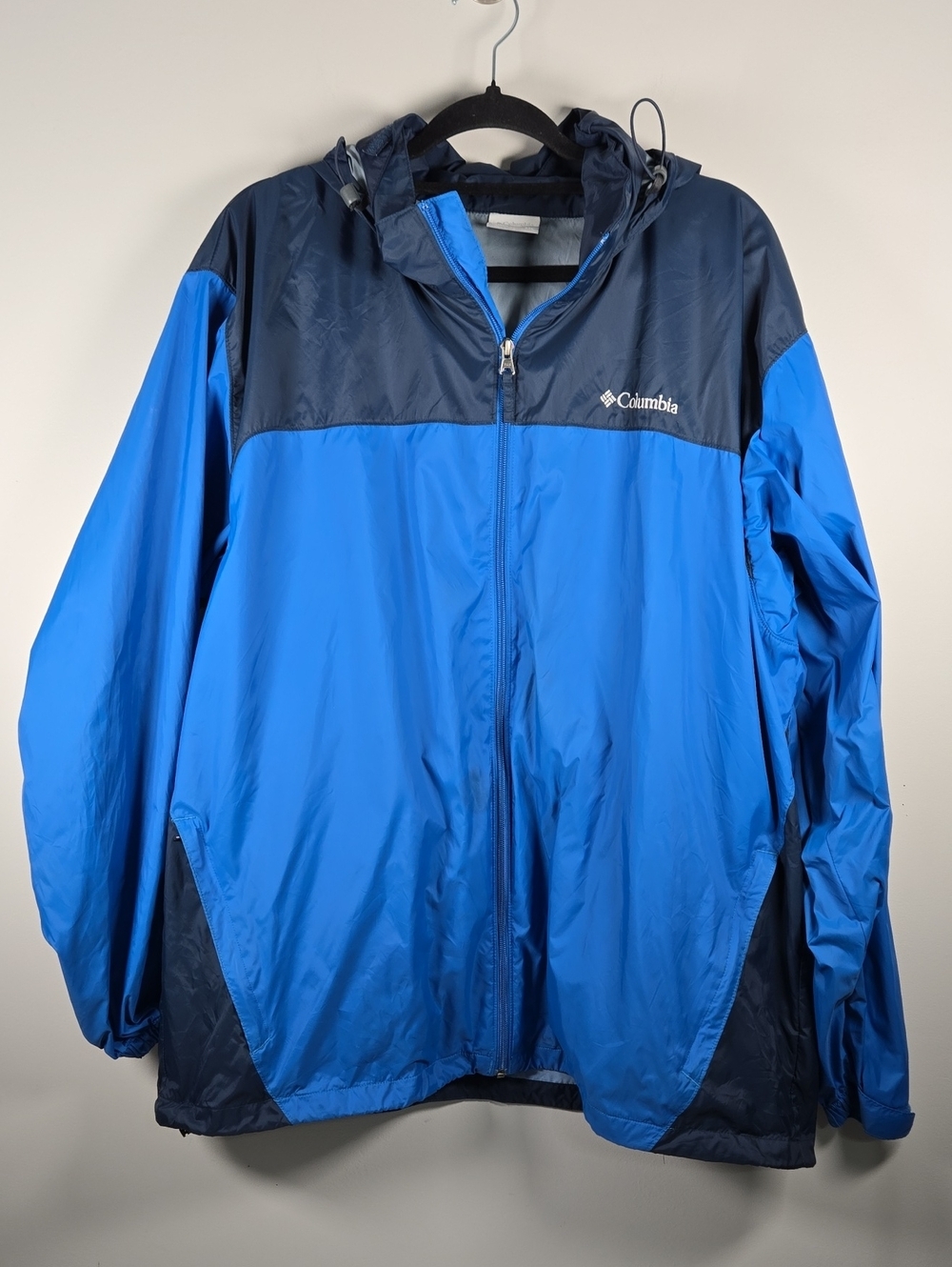 Columbia Men's Two-Tone Blue Hooded Raincoat